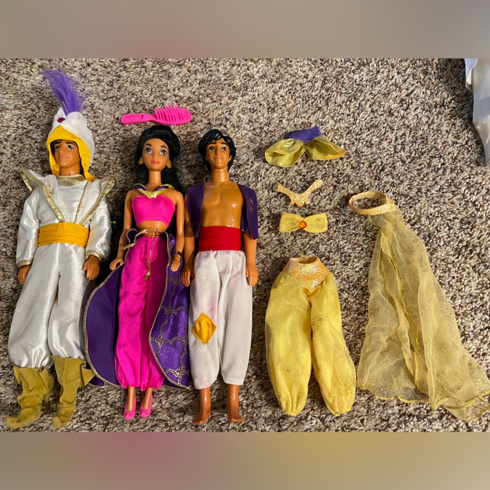 90’s Disney Aladdin Jasmine barbie dolls